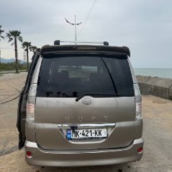 Toyota Voxy - фото 8