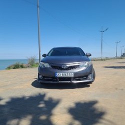 Toyota Camry - фото 2