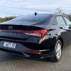 Hyundai Elantra SE - фото 2