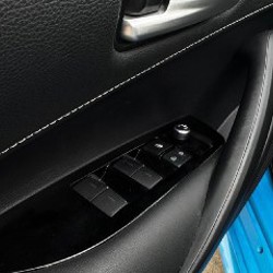 Toyota Corolla SE - фото 7