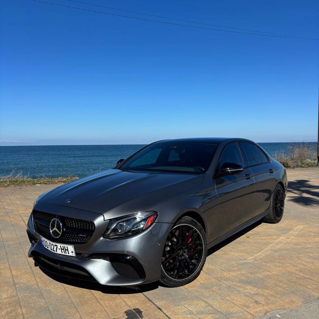 Mercedes-Benz E53 AMG
