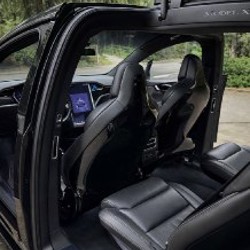 Tesla Model X P90D - фото 3