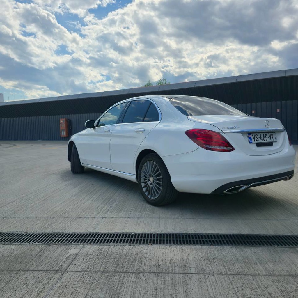 Mercedes-Benz C300