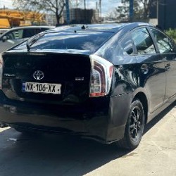 Toyota Prius - фото 2
