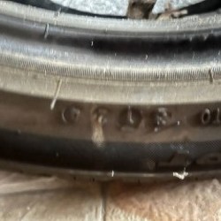 Шина 235/40 R19 - фото 2