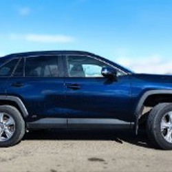 TOYOTA RAV4 XLE Hybrid - фото 3
