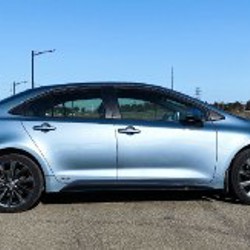 Toyota Corolla XSE Hybrid - фото 3