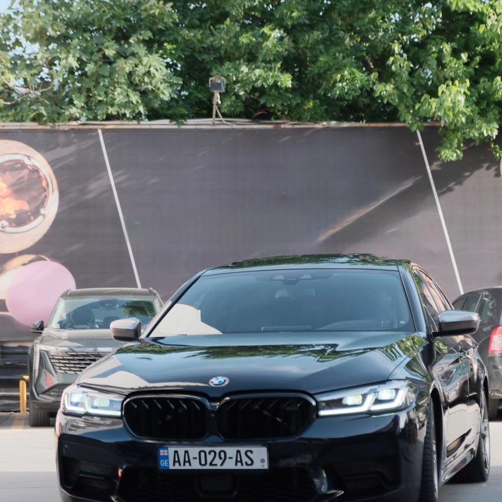 BMW M550i