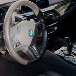 BMW M550i - фото 5