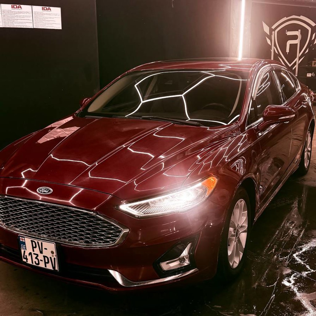 Ford Fusion plug-in 2020 Titanium