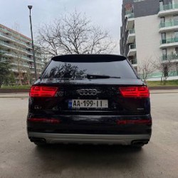 Audi Q7 - фото 7