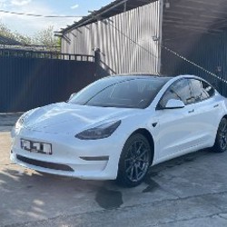 Tesla Model 3 - фото 5