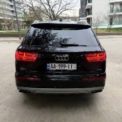 Audi Q7 - фото 6
