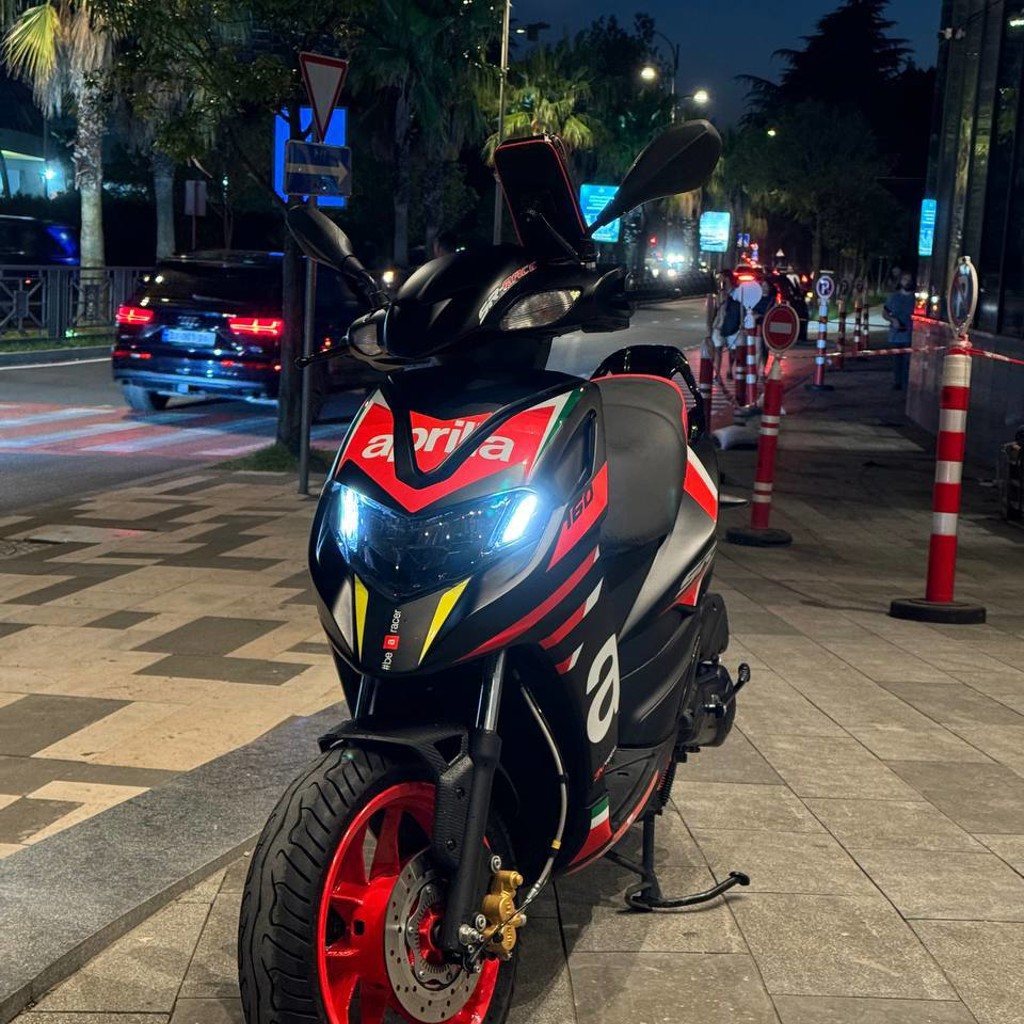 Мопед Aprilia SR160 Race