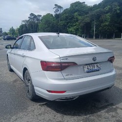 VOLKSWAGEN JETTA SEL PREMIUM - фото 2