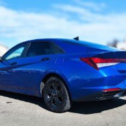 HYUNDAI Elantra Luxury - фото 3