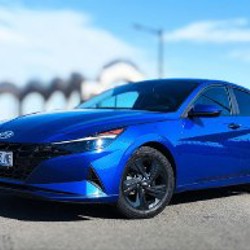 HYUNDAI Elantra Luxury - фото 4