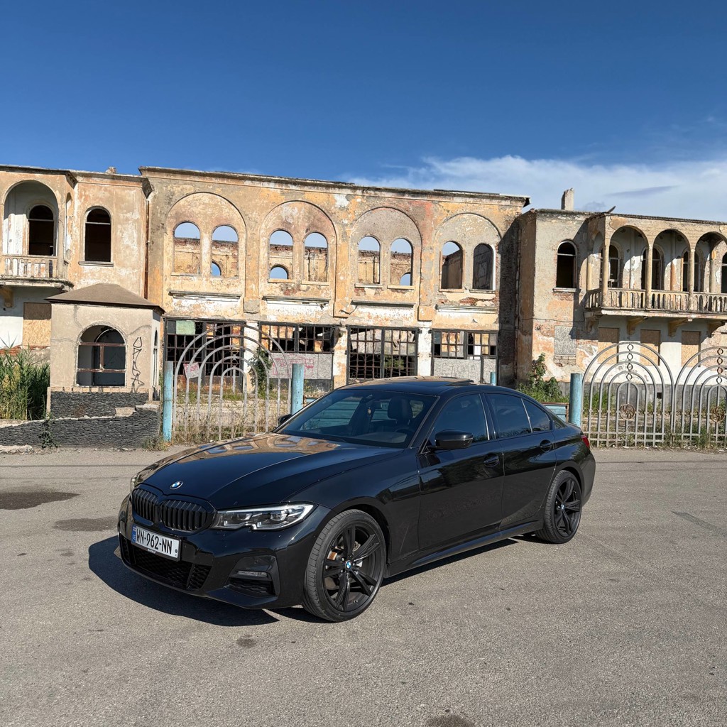 BMW 330