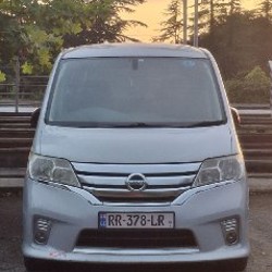 Минивен Nissan Serena - фото 2