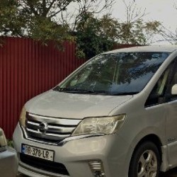 Минивен Nissan Serena - фото 3