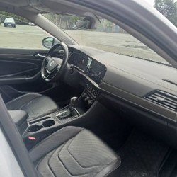 Volkswagen Jetta - фото 4