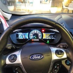 Ford CMAX Hybrid - фото 3