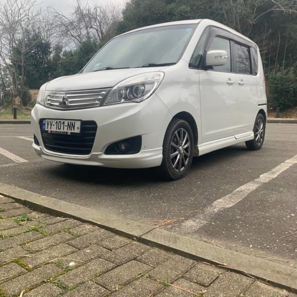 Mitsubishi Delica D2