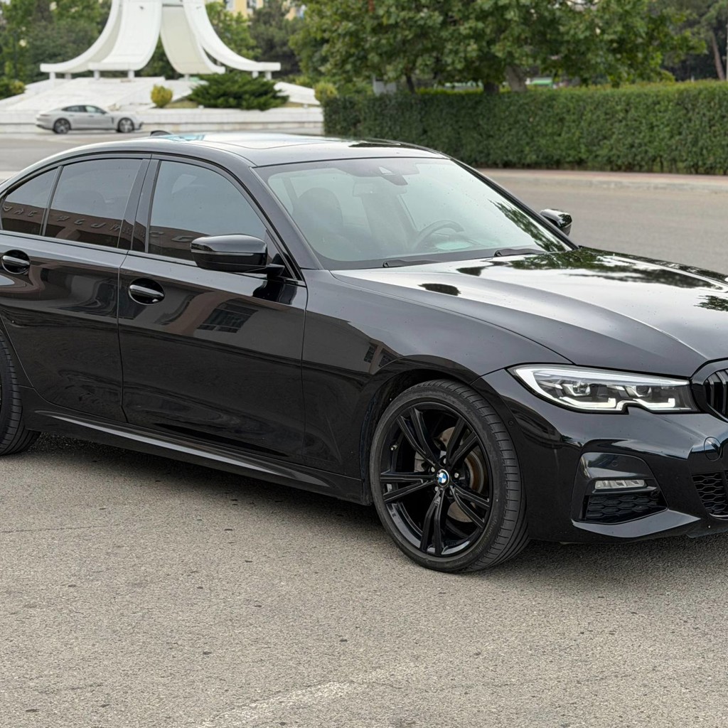 BMW 330