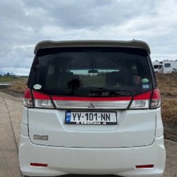 Mitsubishi Delica D2 - фото 5