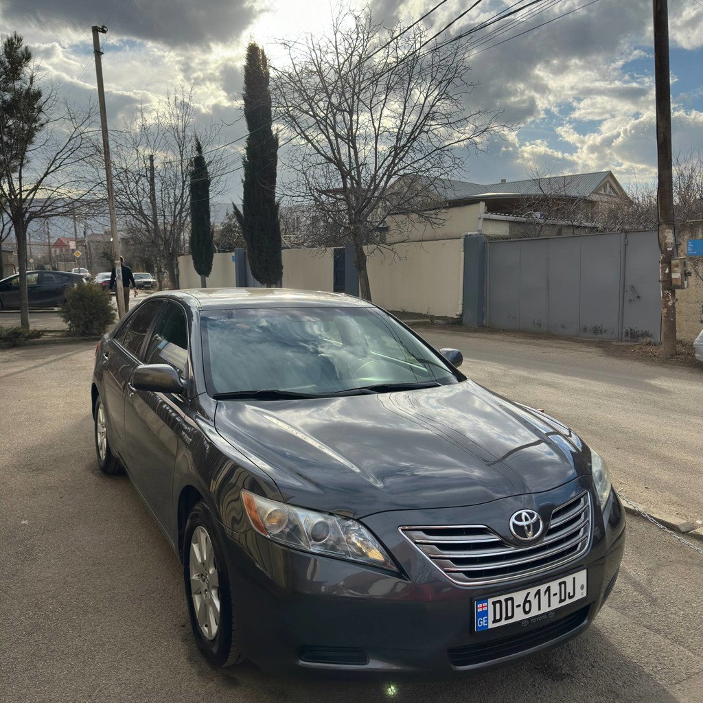 Toyota Camry 2.4 Hybrid