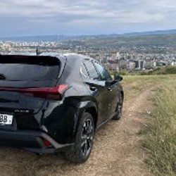 Lexus UX300h - фото 3