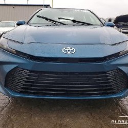 TOYOTA CAMRY LE AWD - фото 2