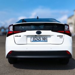 TOYOTA Prius XLE HYBRID - фото 2