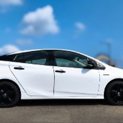 TOYOTA Prius XLE HYBRID - фото 3