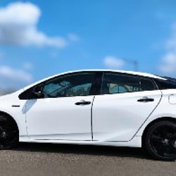 TOYOTA Prius XLE HYBRID - фото 4