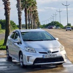 Toyota Prius - фото 2