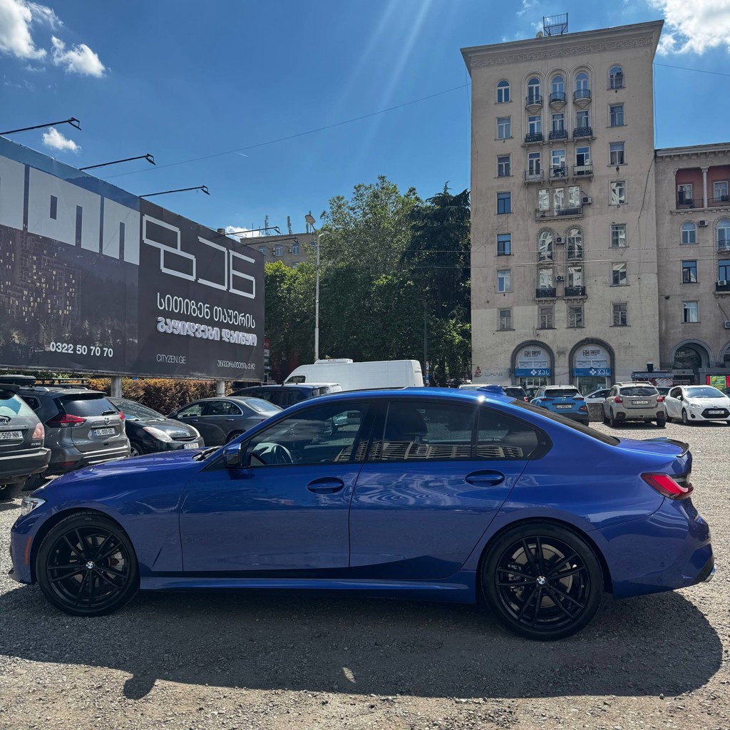 BMW 330