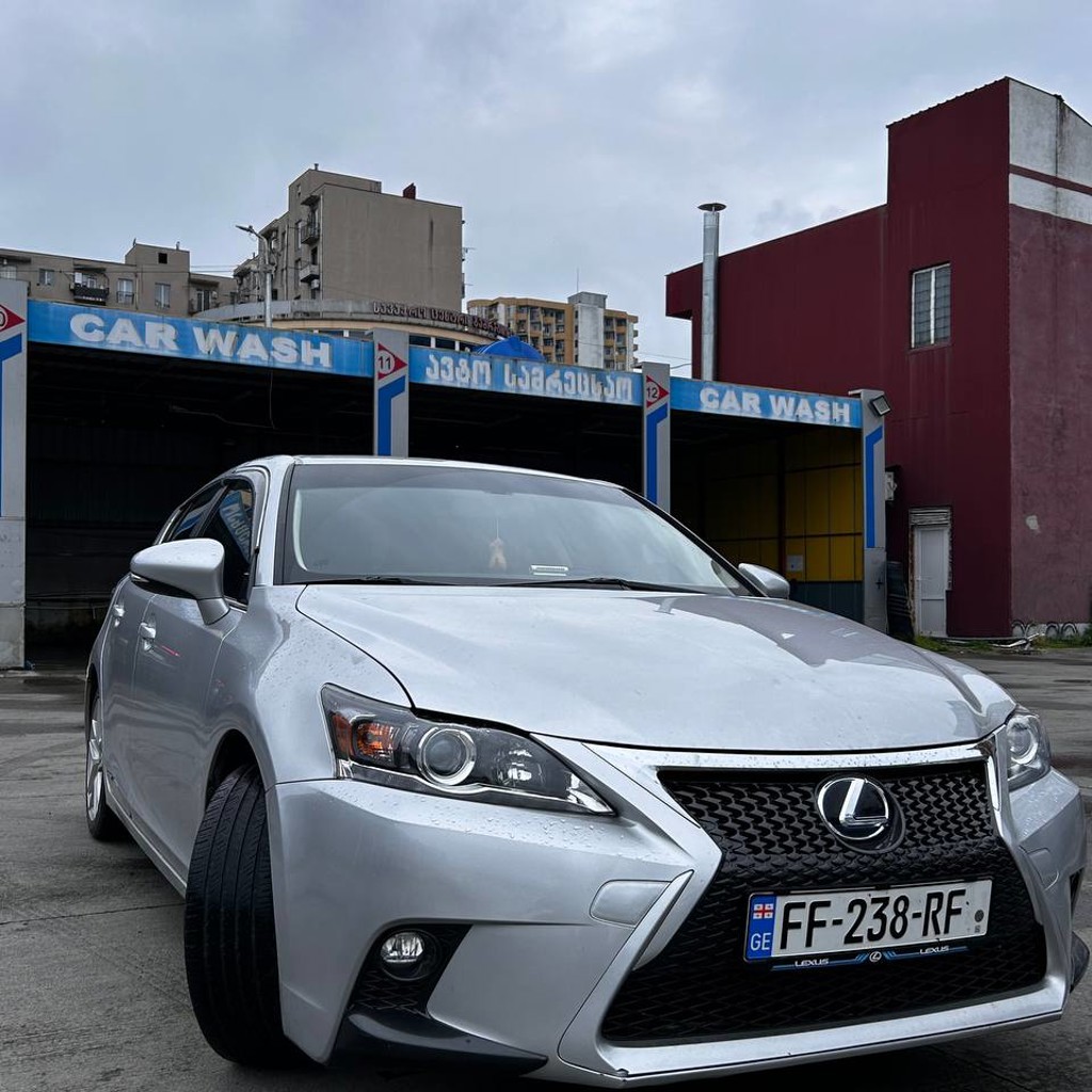 Lexus CT200H