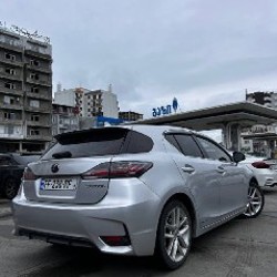 Lexus CT200H - фото 2