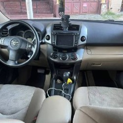 Toyota RAV4 - фото 6