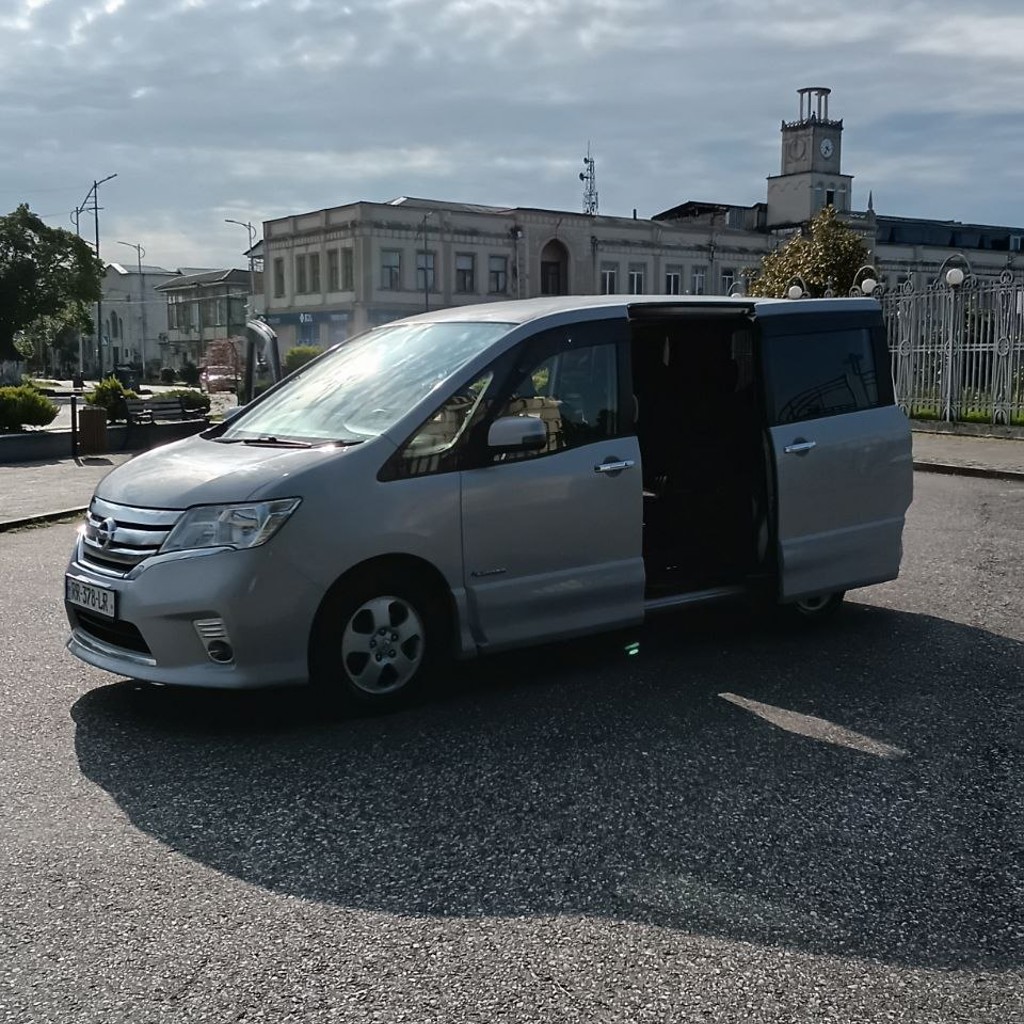 Nissan Serena C26