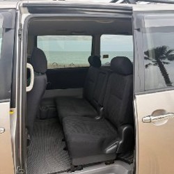 Toyota Voxy - фото 4