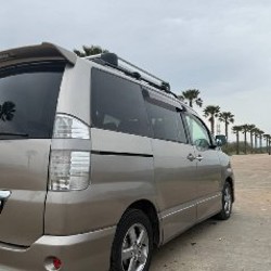 Toyota Voxy - фото 6
