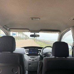 Toyota Voxy - фото 10