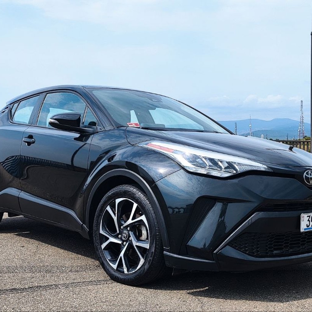 TOYOTA C-HR XLE 2022