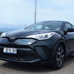 TOYOTA C-HR XLE 2022 - фото 2