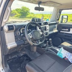 Toyota FJ Cruiser - фото 2