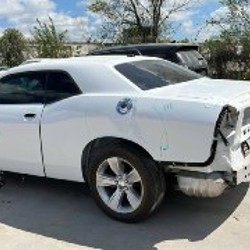 Dodge Challenger SXT - фото 3