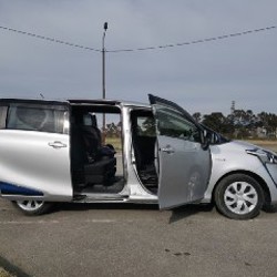 Toyota Sienta Hybrid - фото 4