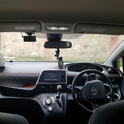 Toyota Sienta Hybrid - фото 7